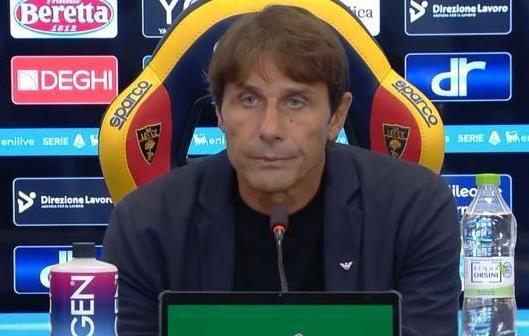 得了便宜还卖乖?孔蒂在那不勒斯客场1:0战胜莱切的赛后新闻发布会上再次提到了上一