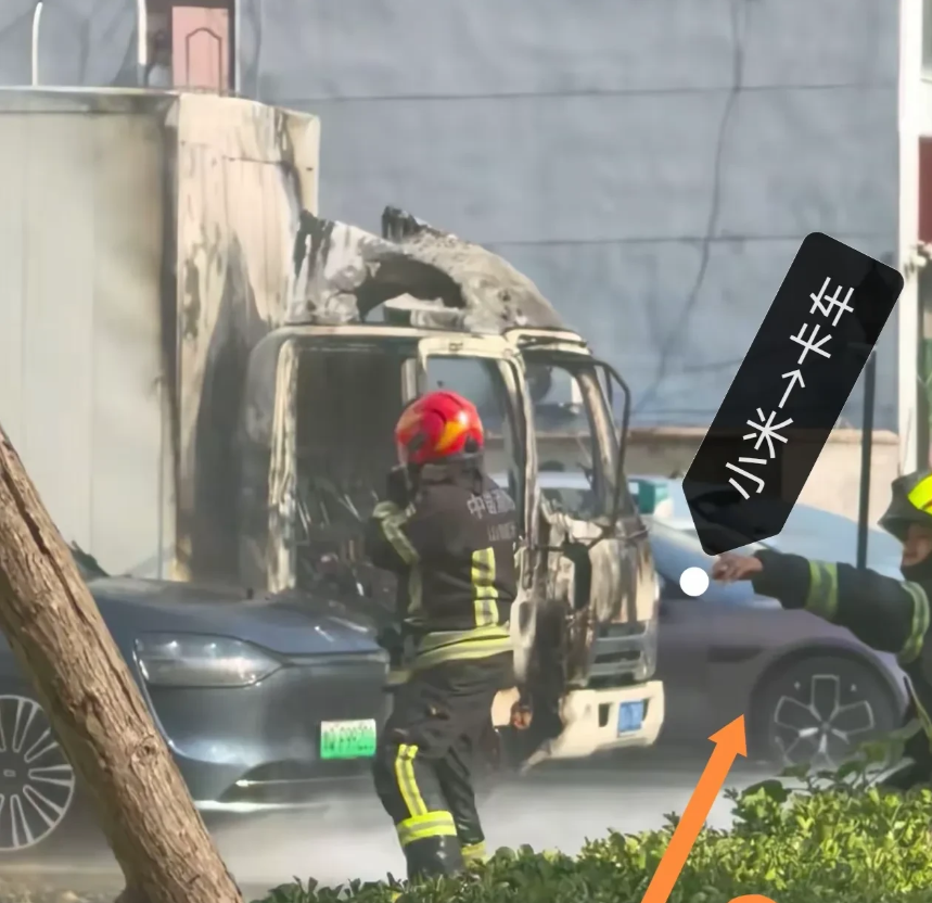 今天网上疯传问界M9起火，在既没有车主证明也没有警方通报的情况下，评论区清一色的