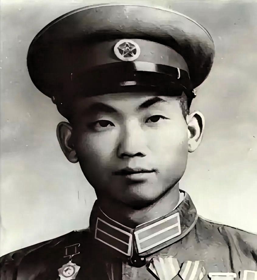 1952年朝鲜战场，出了件让美军至今想不通的怪事：一个入伍才一年多、连枪都没怎么