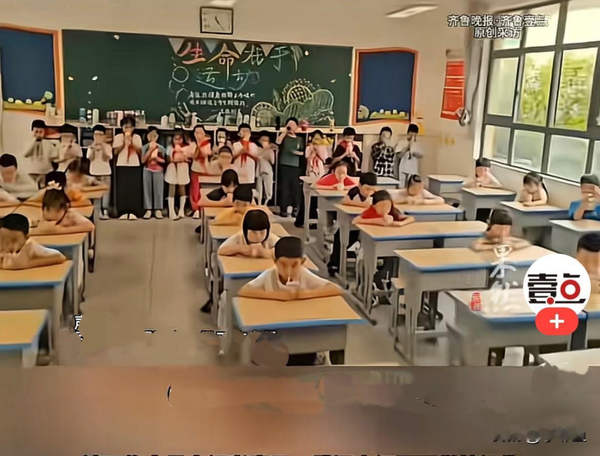 近日，湖北武汉一小学二年级某班级，眼保健操结束后，是固定的学生奶饮用时间，可眼前