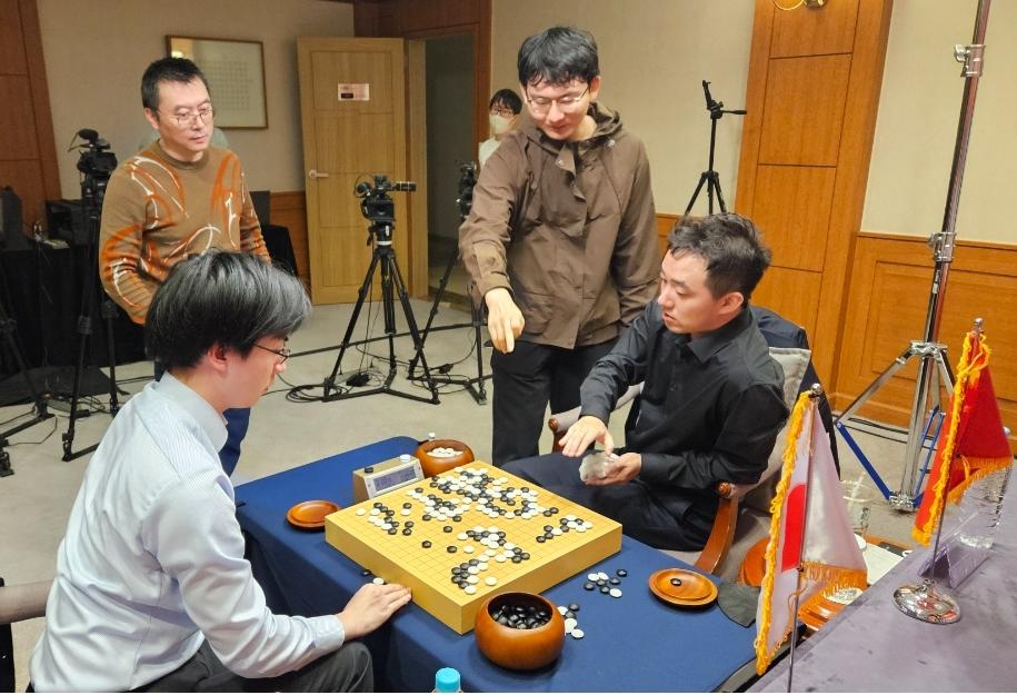 首次征战农心杯~杨楷文取得首胜第27届农心杯中日韩三国围棋团体擂台赛第二阶