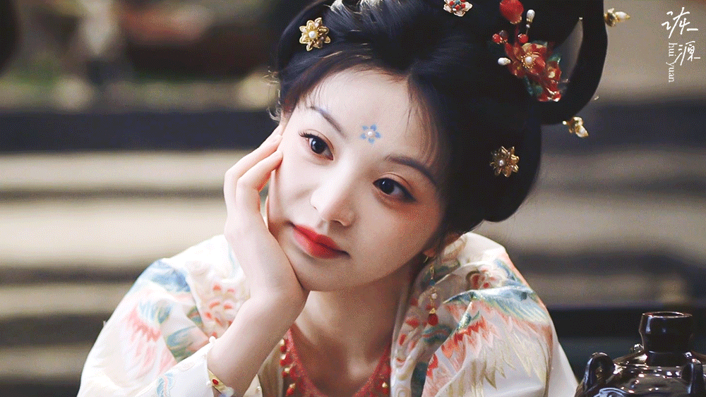 田曦薇《子夜归》武祯/动图EP19-01白衣枫叶林🍁🍁🍁托腮摸