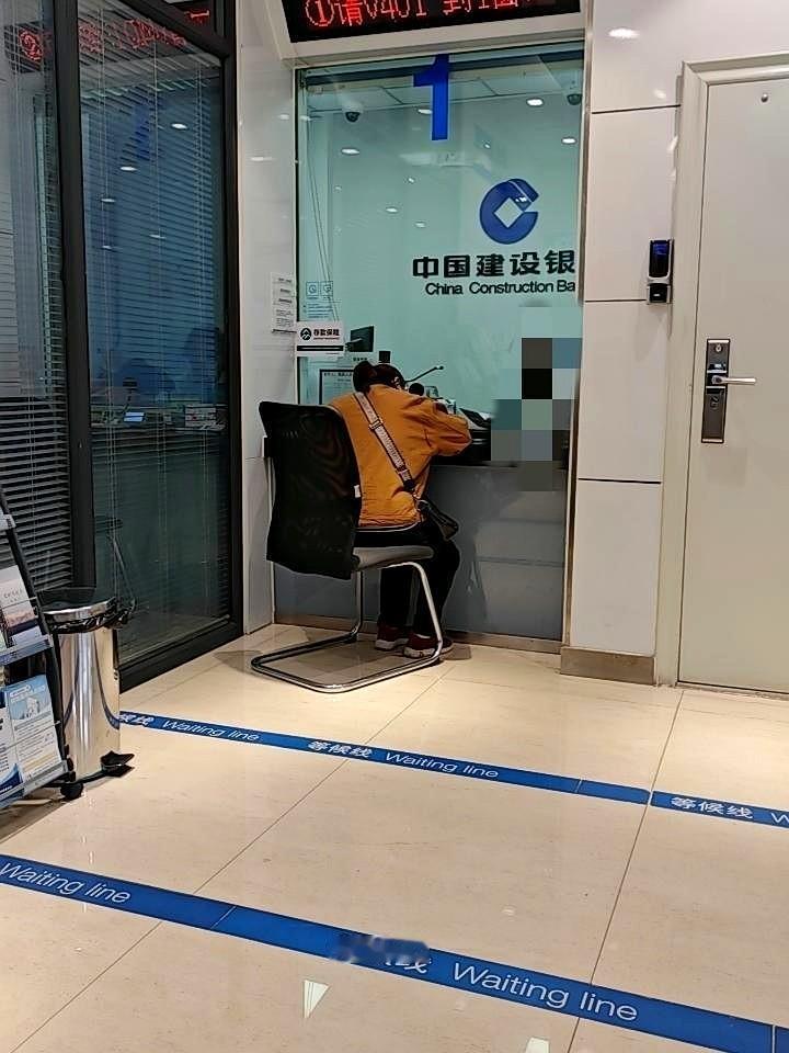 2025.10.14决心戒赌。38岁女赌徒网赌12年，负债460769，经受了