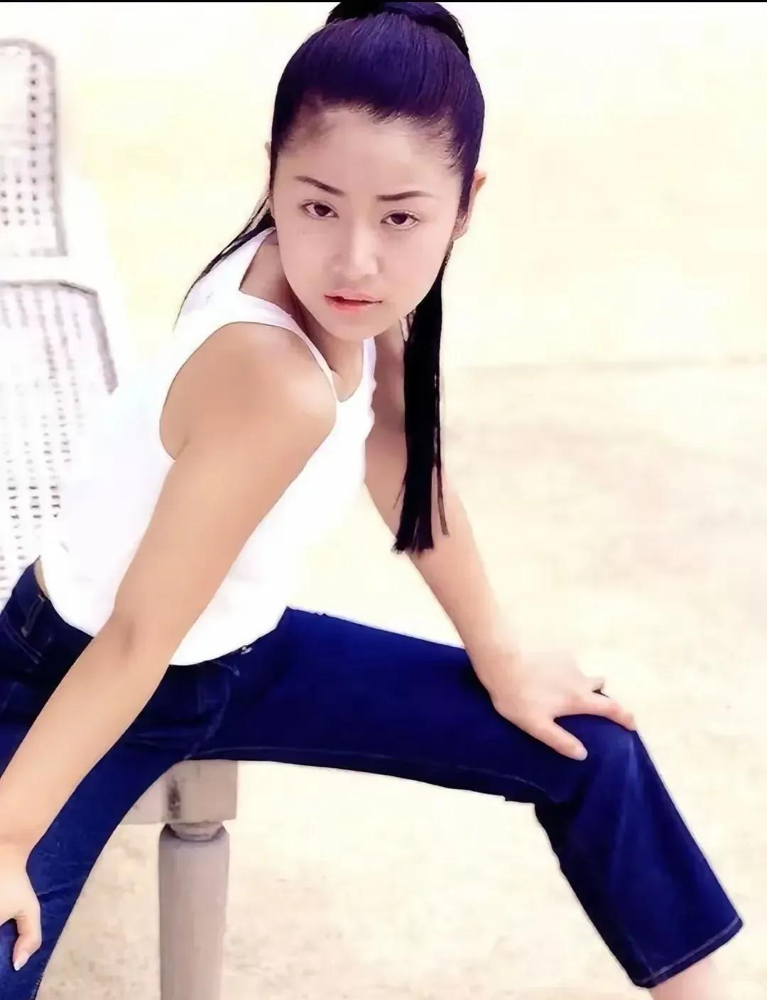 第一次发现这两人长的还真啊我就奇怪了林心如没有成名前是眯眯眼吗