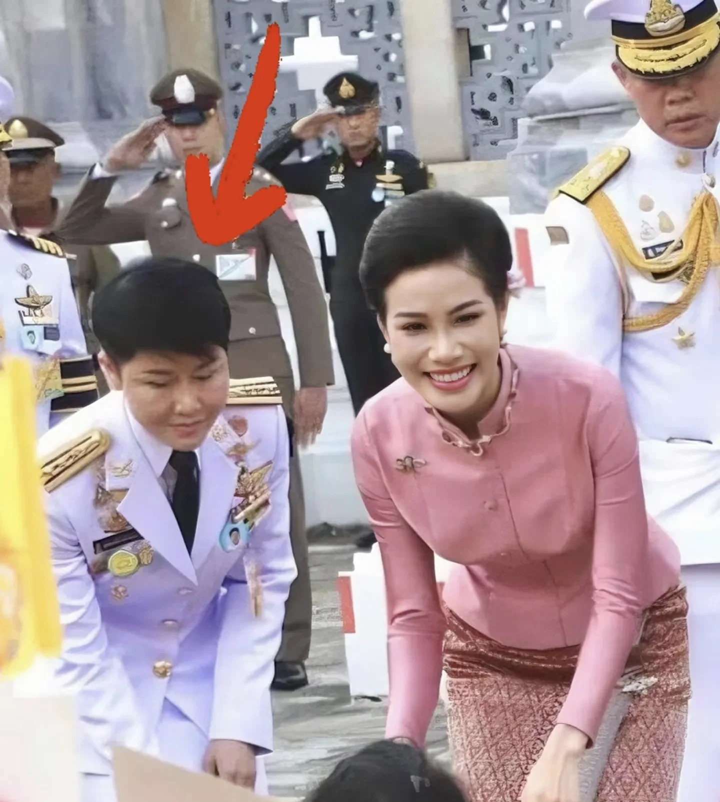 诗妮娜贵妃现在很会做人哇塞！诗妮娜贵妃简直是宫斗剧里的逆