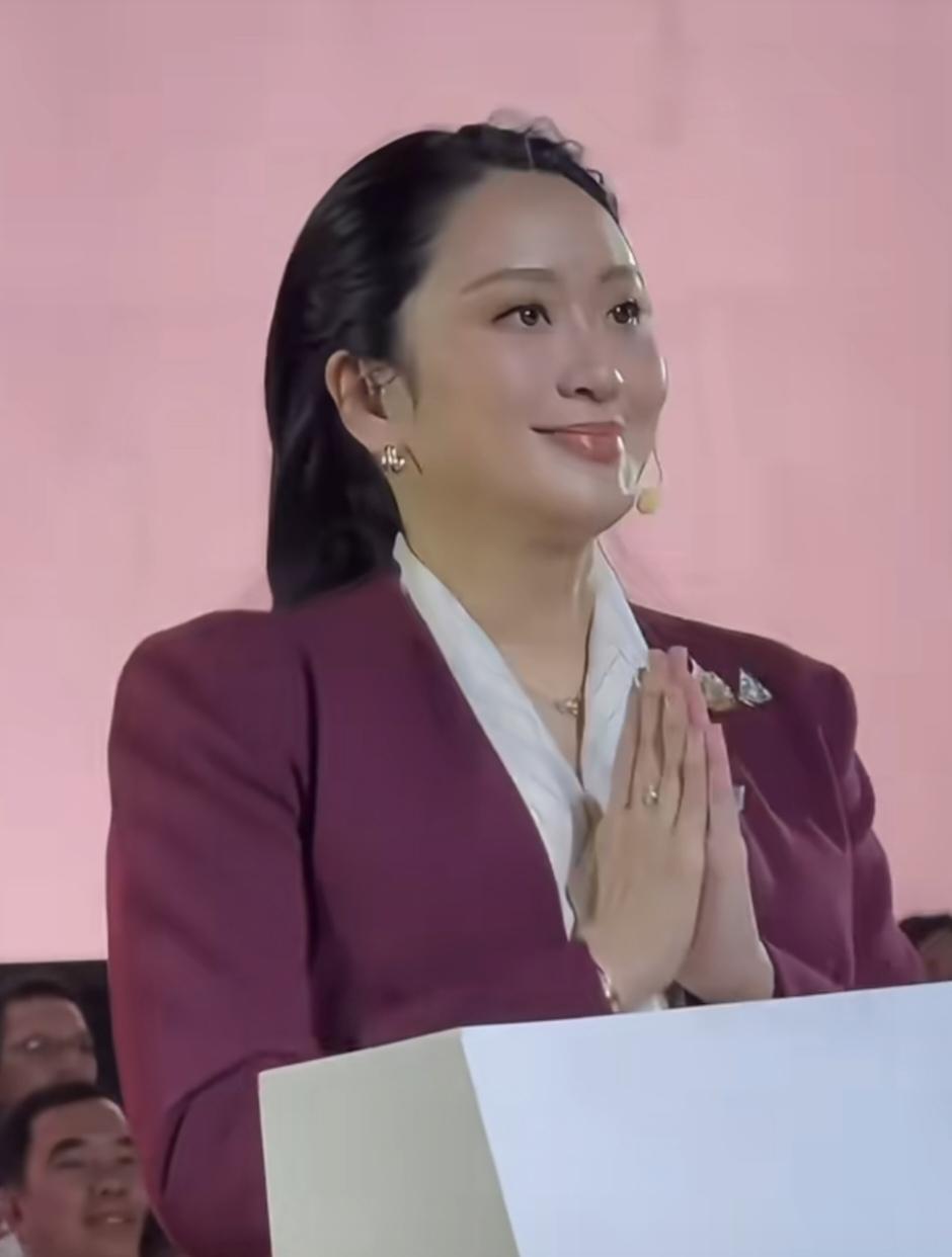 来自佩通坦领导的为泰党最新消息：10月7日下午，佩通坦主持了为泰党会议。她表示，