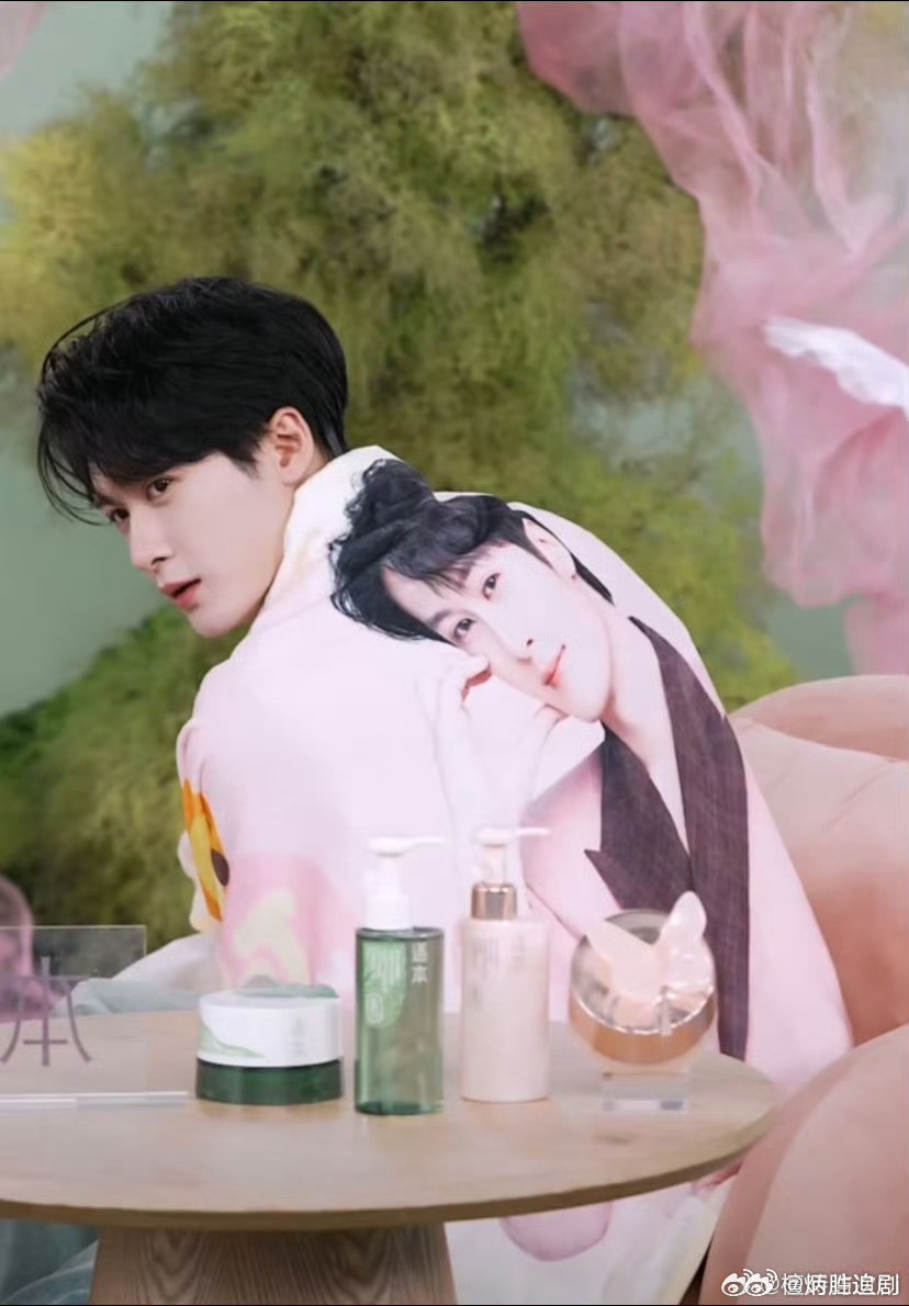 檀健次直播，帅哥状态真好，非常三月份春天的感觉，青春洋溢