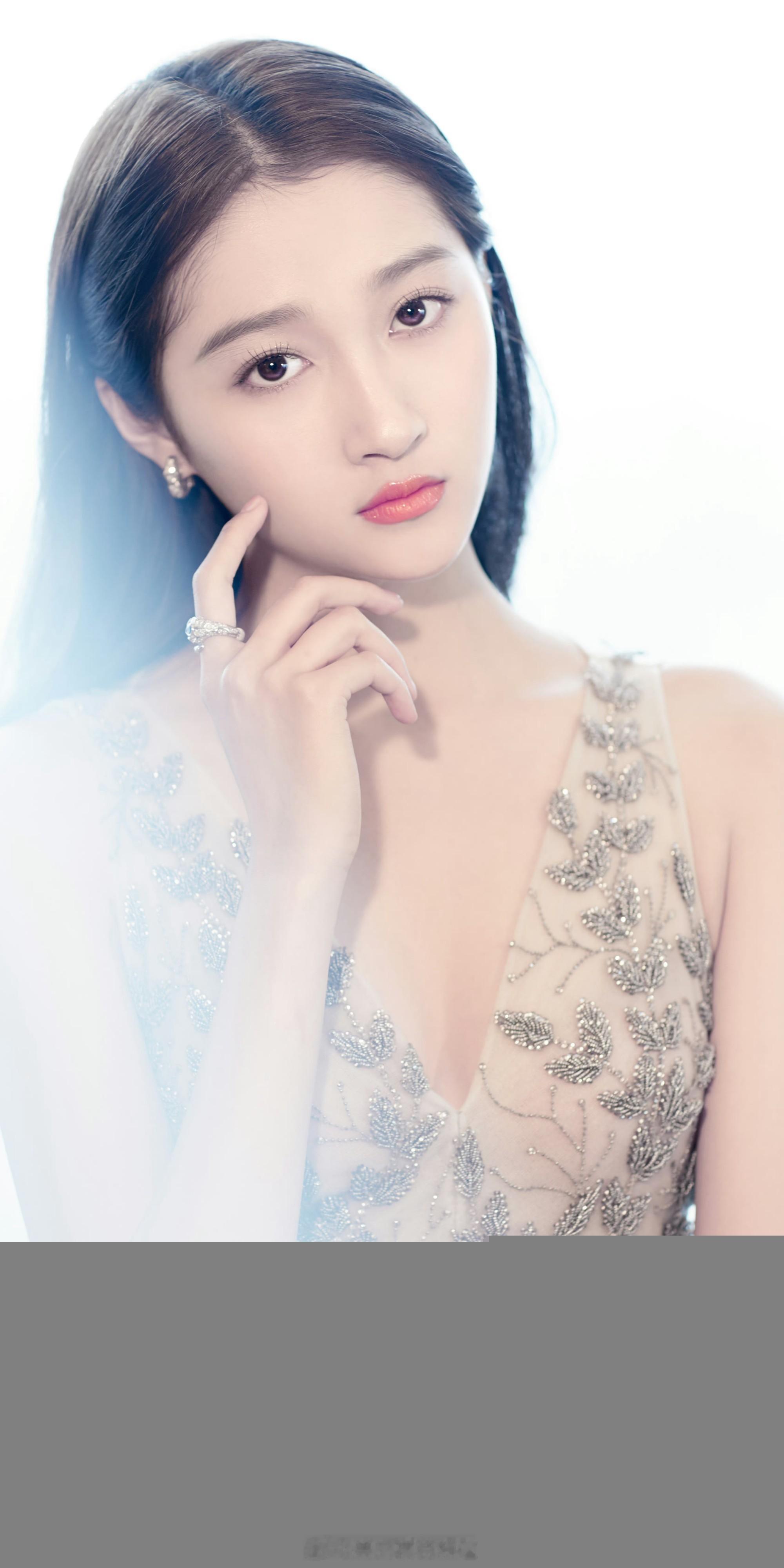 关晓彤淡颜值写真