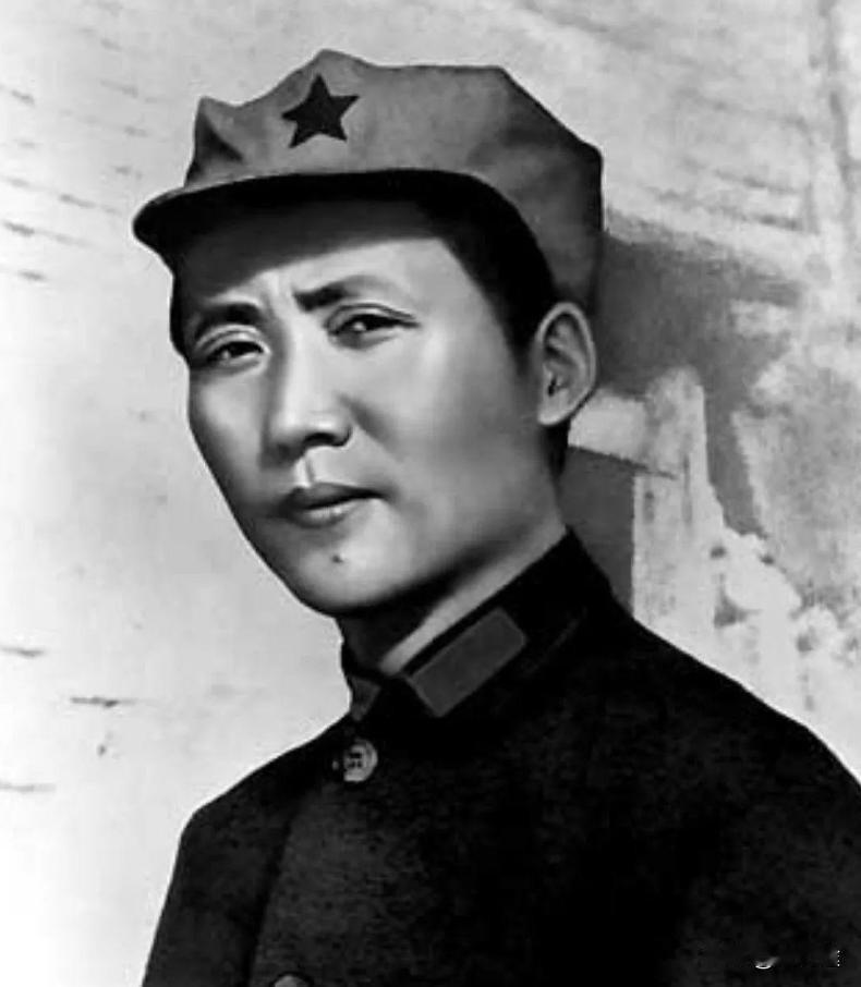 毛主席最全简历毛泽东这份“简历”，摊开来很接地气。湖南湘潭农家子，属蛇