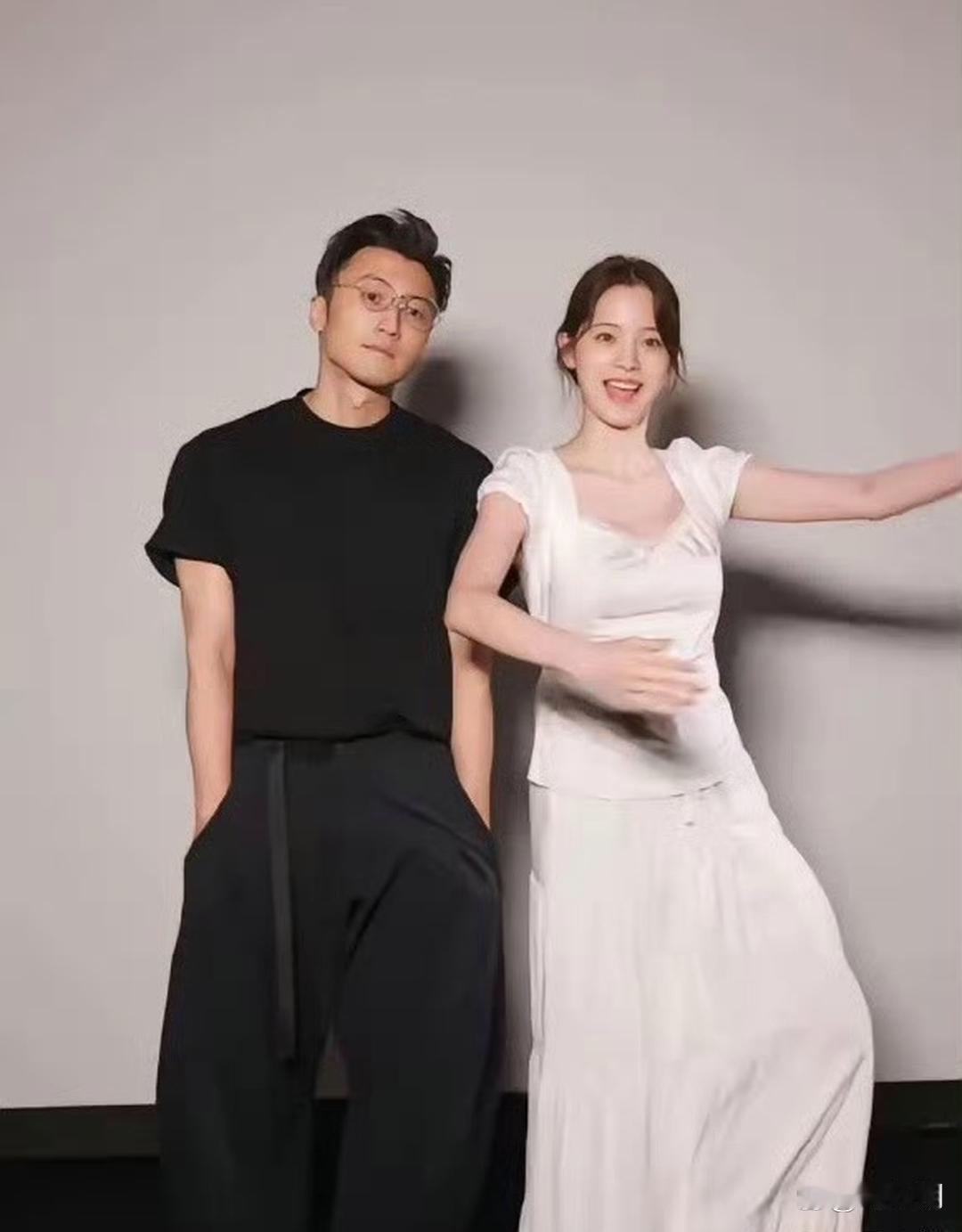 谢霆锋这番举动十分暖心，妥妥给另一半满满的安全感。