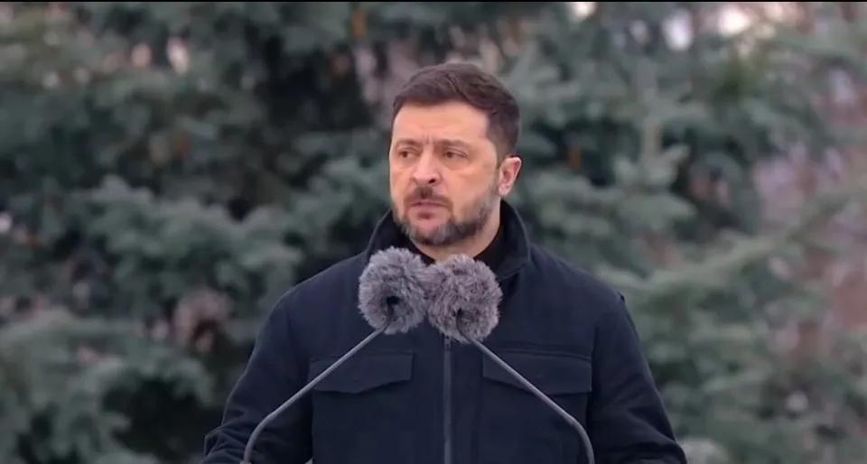 乌克兰已是“让全球无人敢轻视的国家”。12月6日的乌克兰武装力量日，成了泽连斯基