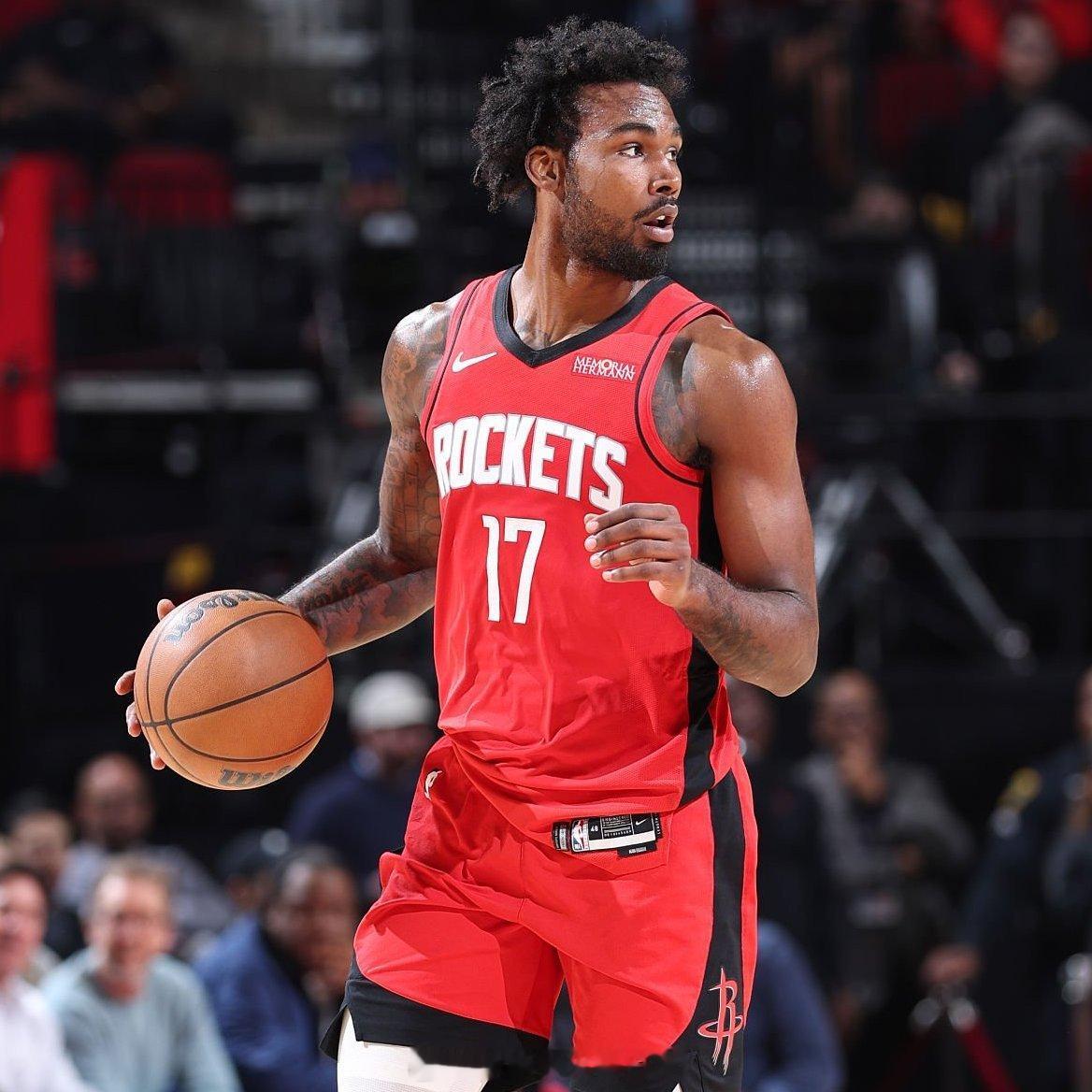 据爵士记者SarahTodd报道，赛后伊森去更衣室探望了文斯·威廉姆斯。“我和