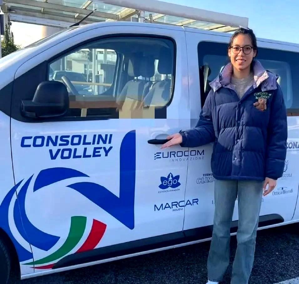 看到庄宇珊这张照片她以小个主攻身份，带领福建女排击败上海队，王之腾因此下课。