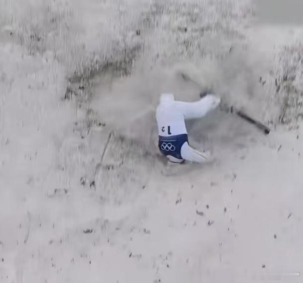 中国队空中技巧混团铜牌王心迪第二跳失误在某种程度上左右了比赛的走势。有声音质