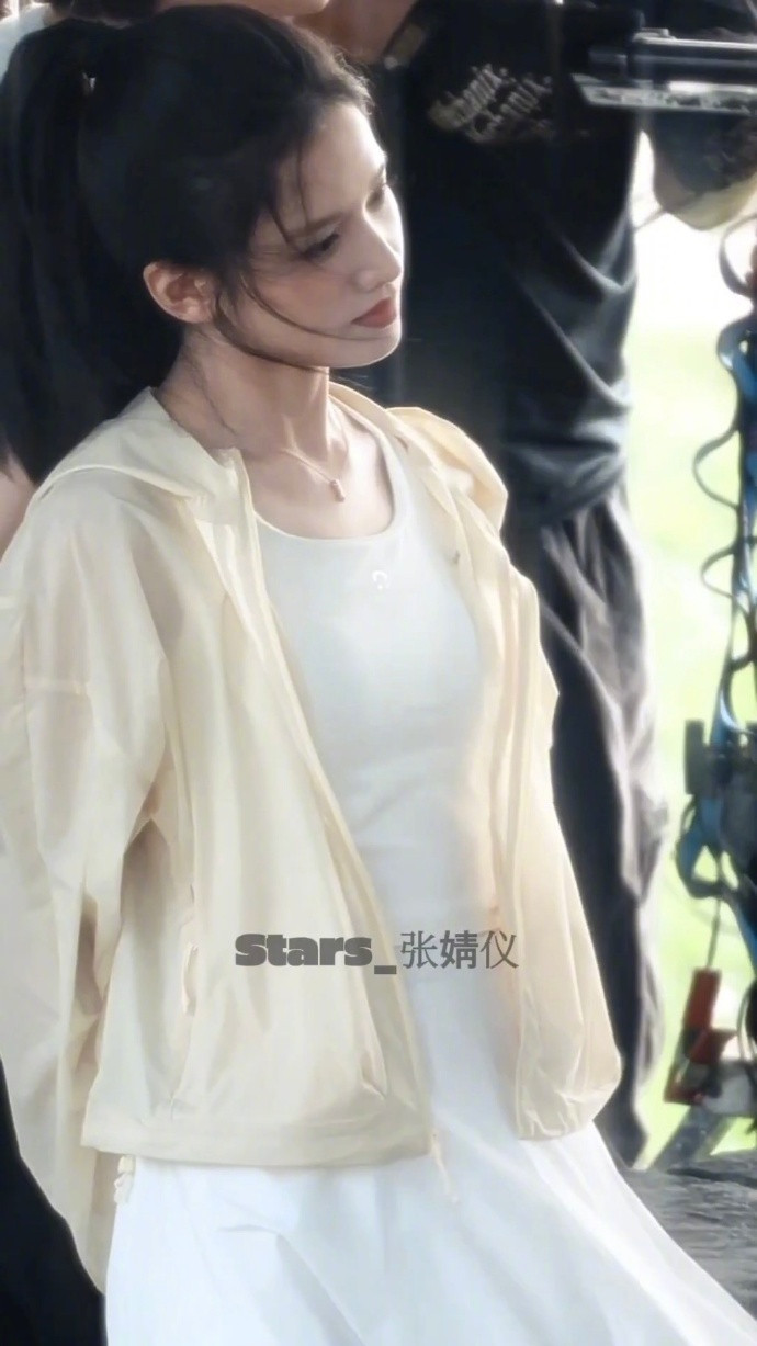 张婧仪扎高马尾可太女大了好青春​​​