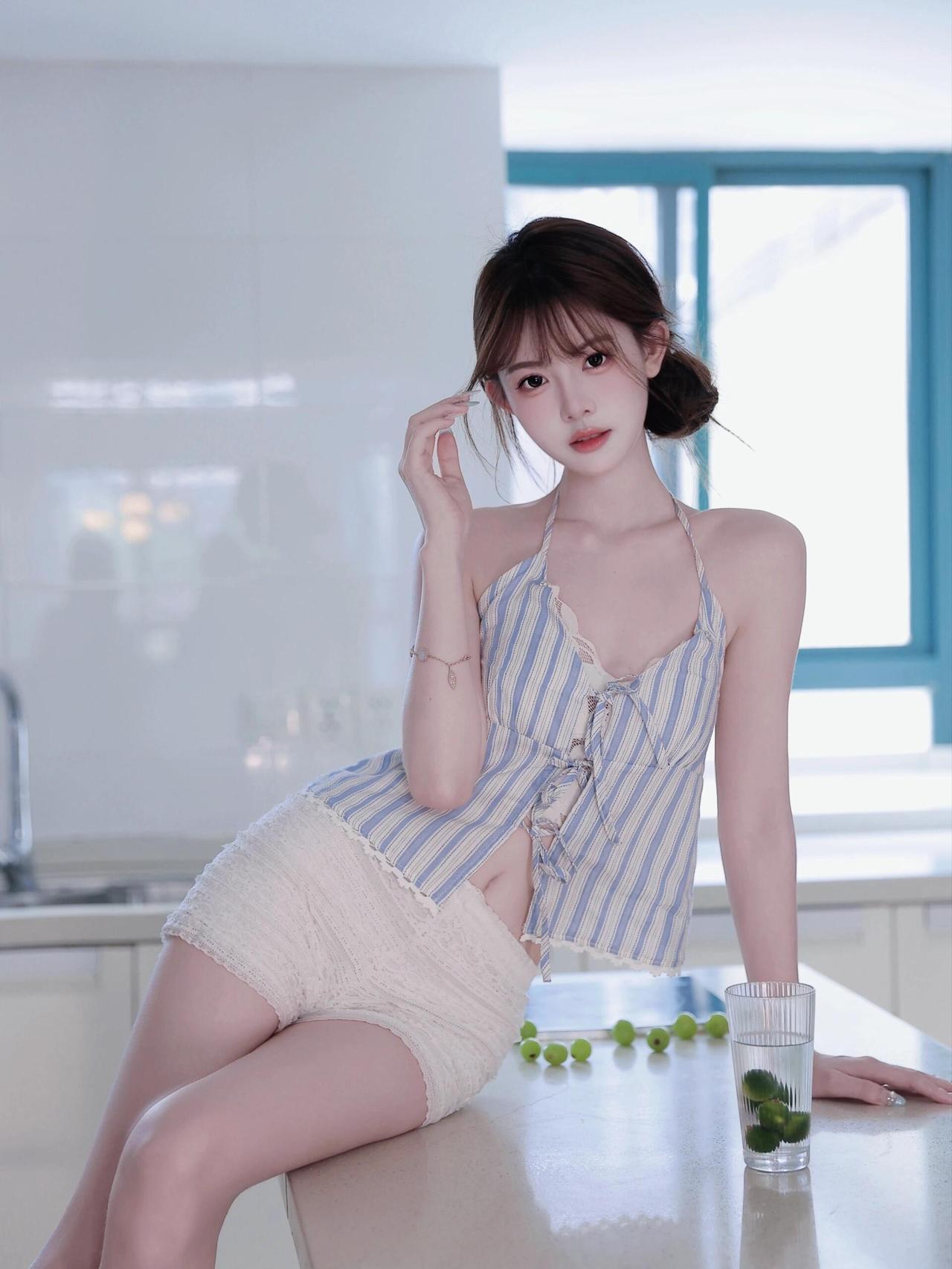 居家甜美少妇私房自拍（9.5分）