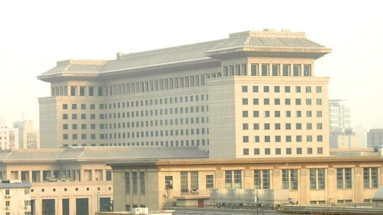 中国国防部：塞尔维亚购买中国超音速导弹是正常军贸合作，不针对第三方俄罗斯卫星