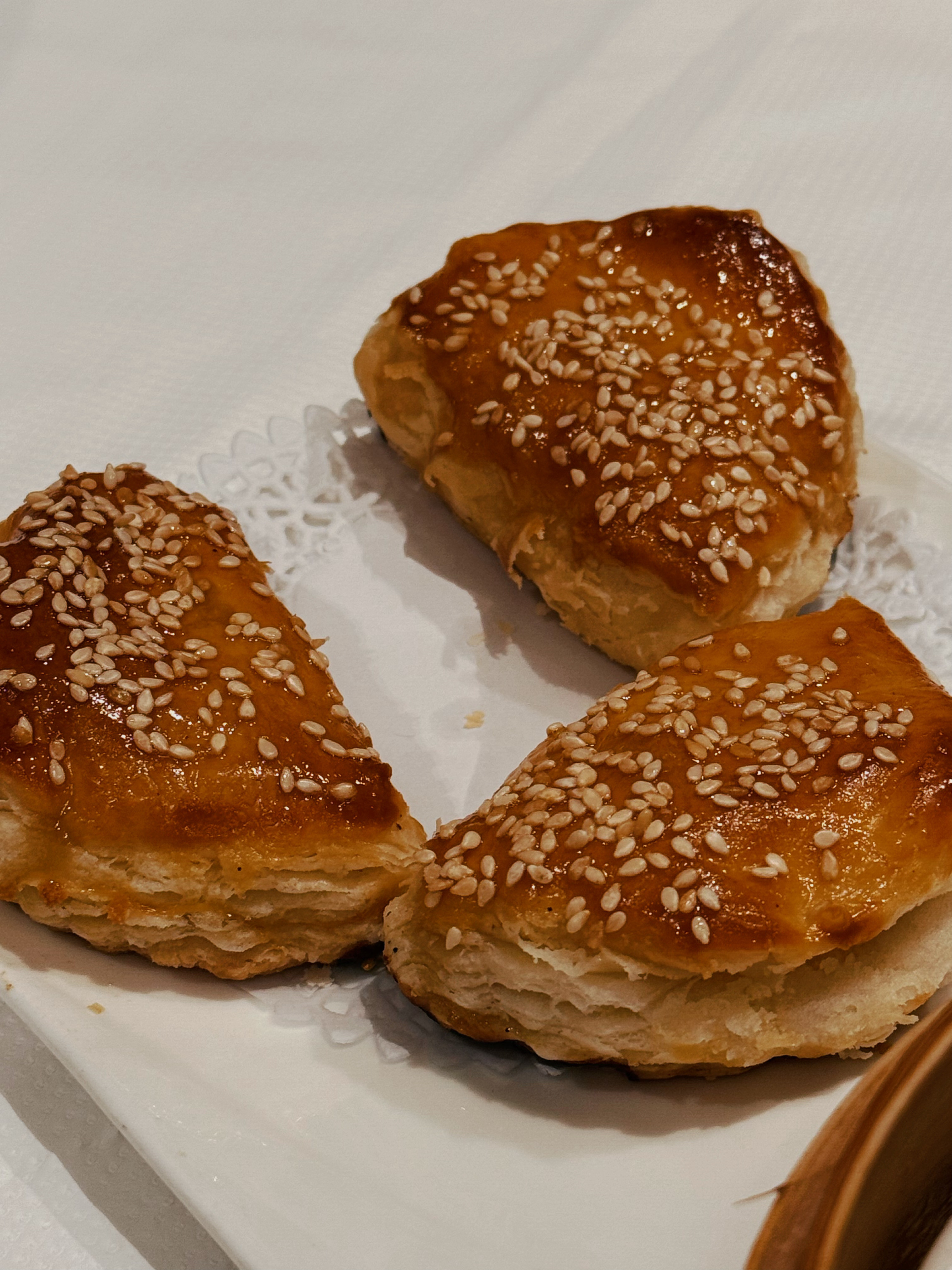 今天张老师请客翡翠小厨，在墨尔本从来不愁吃不到正宗中餐的，每一道都好吃。我吃早茶