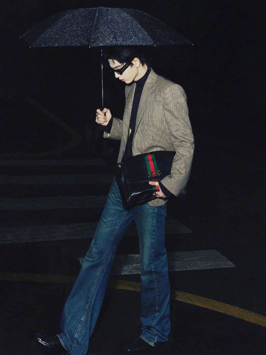 GUCCI田曦薇张凌赫大片今日份热搜被GUCCI田曦薇张凌赫大片承包了！张