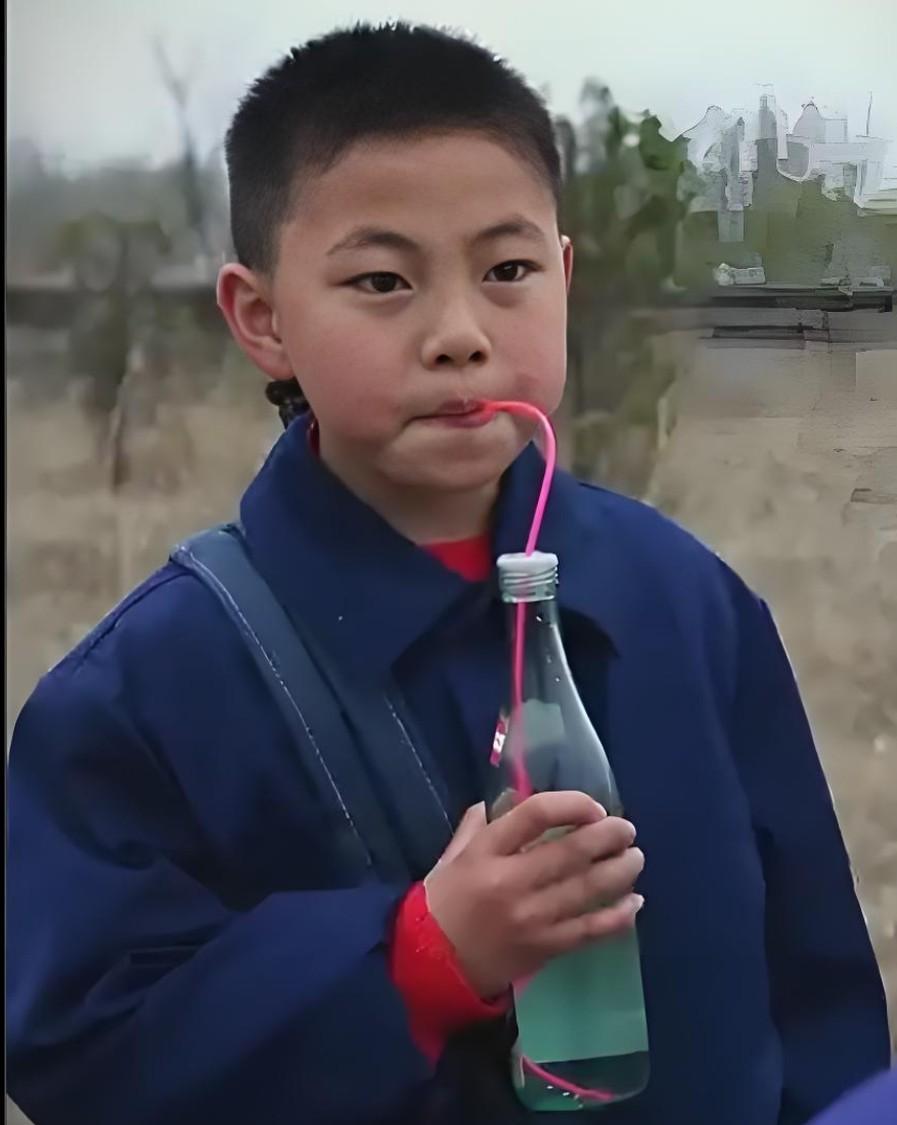 今天知道，糖精，竟然是从煤焦油里提炼出来的。很难想象，我们小时候最喜欢喝的糖精