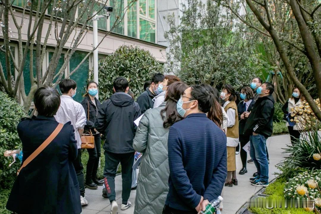 成都楼市的分化真是越来越明显了！2023年二手房成交22.1万套，远超新房