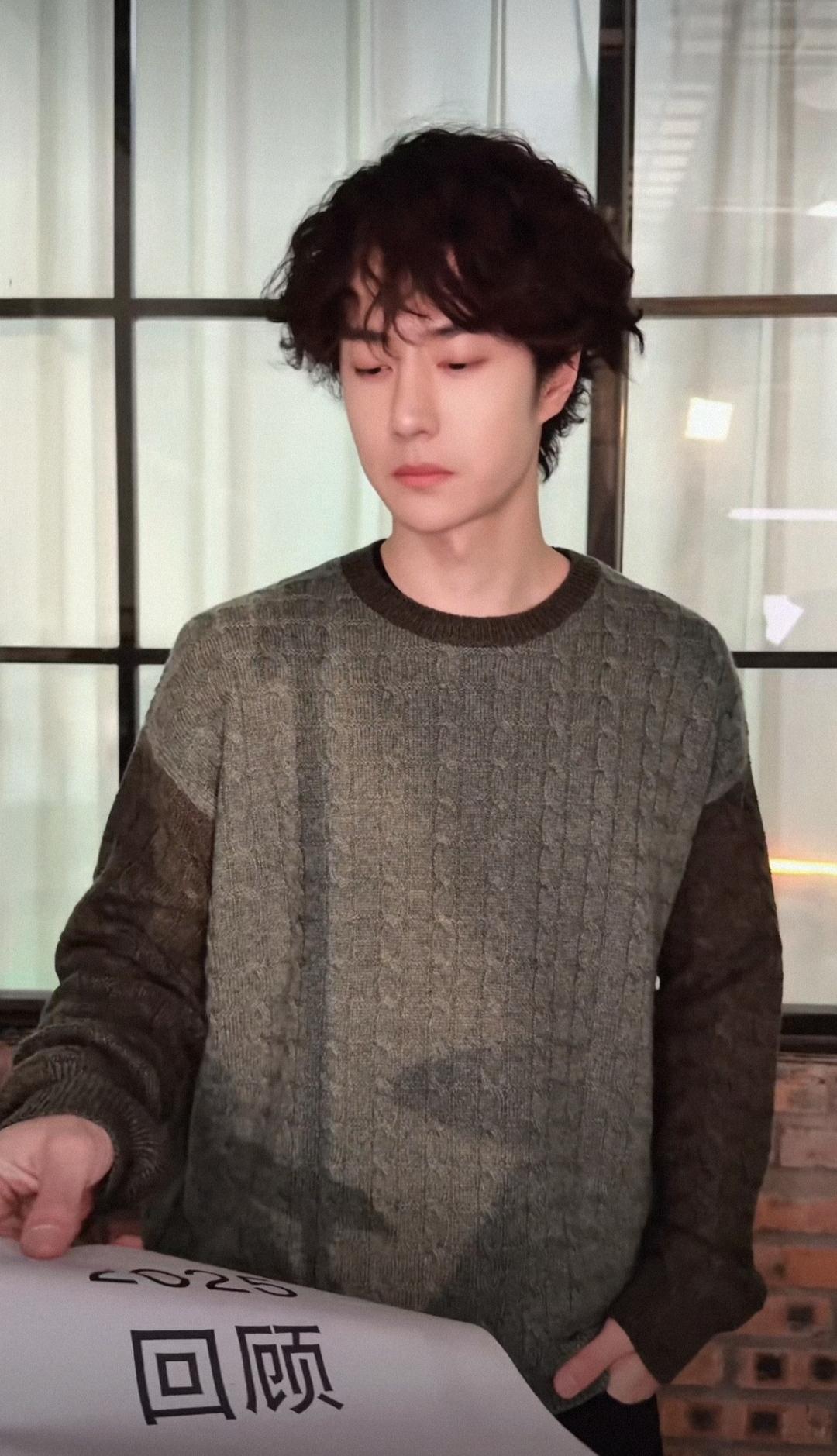 对2025说“byebye”咯！👋🏻王一博告别2025年转场视频，特别特