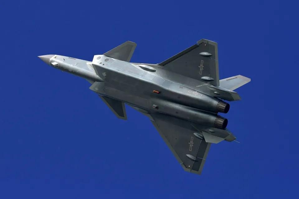 可以说，涡扇15的诞生，意味着中国攻克了战斗机的最后一道关卡，和美国不同，中国目