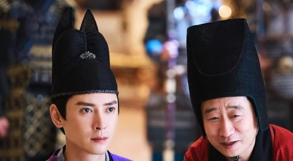 835年的一天，几百太监手持刀斧跟着神策军大开杀戒，宰相李训等大臣被乱刀分尸，头