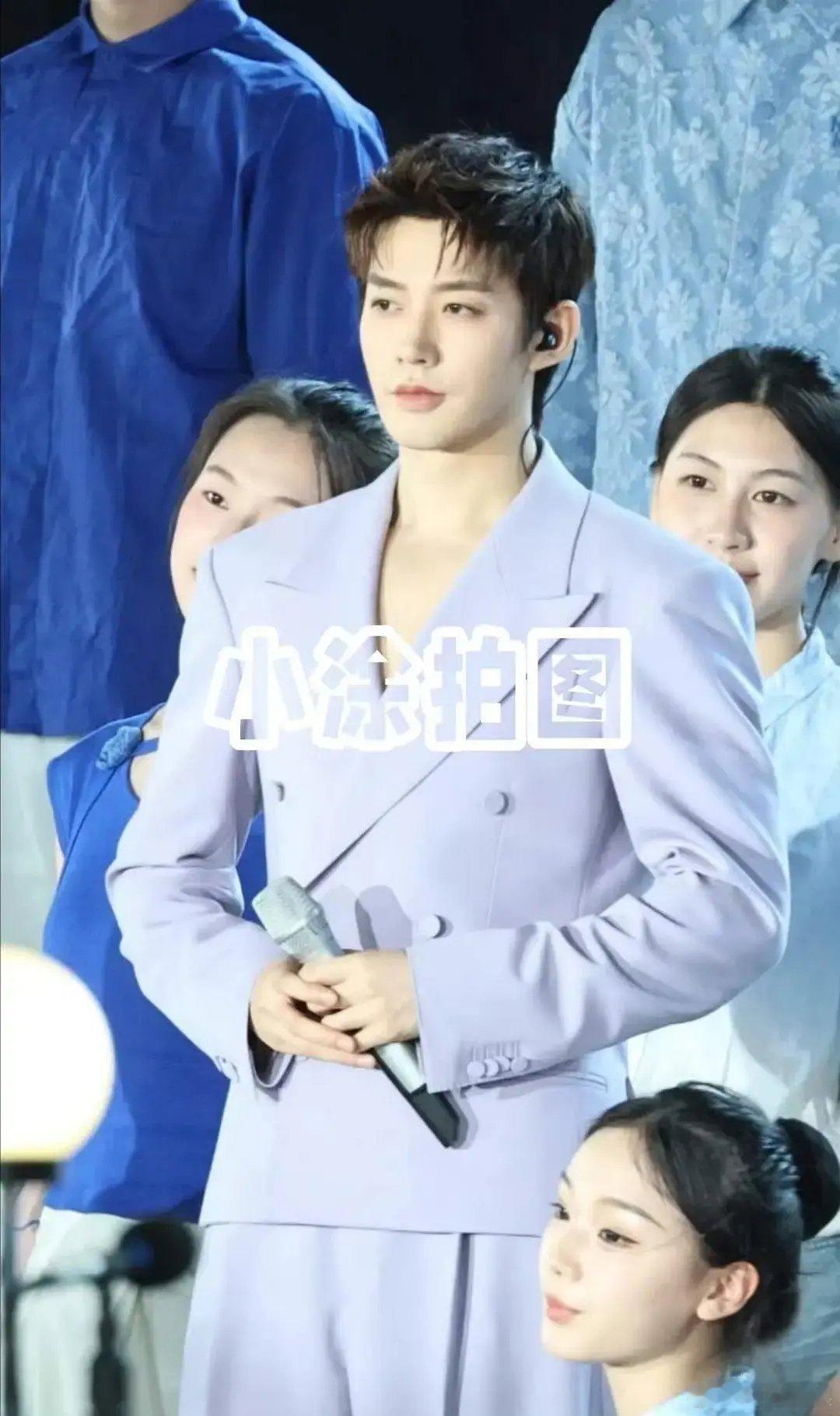 邓为被魏大勋艳压