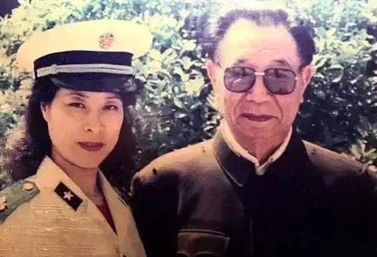 1981年，开国上将陈士榘要离婚，子女们知道后非但不阻拦，反而说：“离婚了也好，