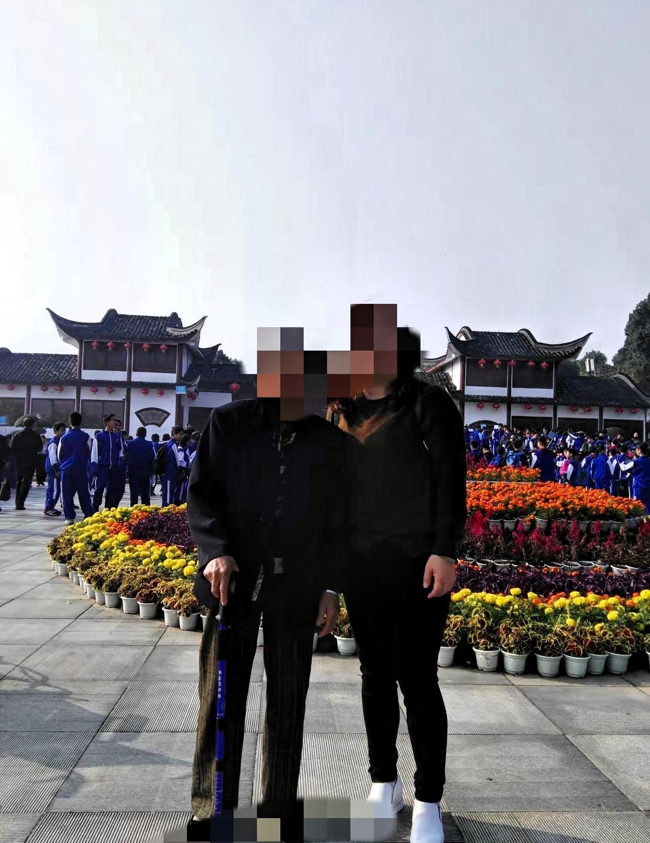 怀念我的婆婆我的婆婆，喊了二十八年的妈妈，于这个冬天与世长辞！我和丈夫带着她的