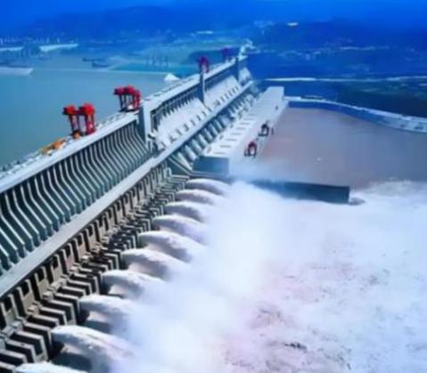 日本网友表示：如果中日战争爆发，日本第一个炸的不是中国的重要城市，而是第一个炸中