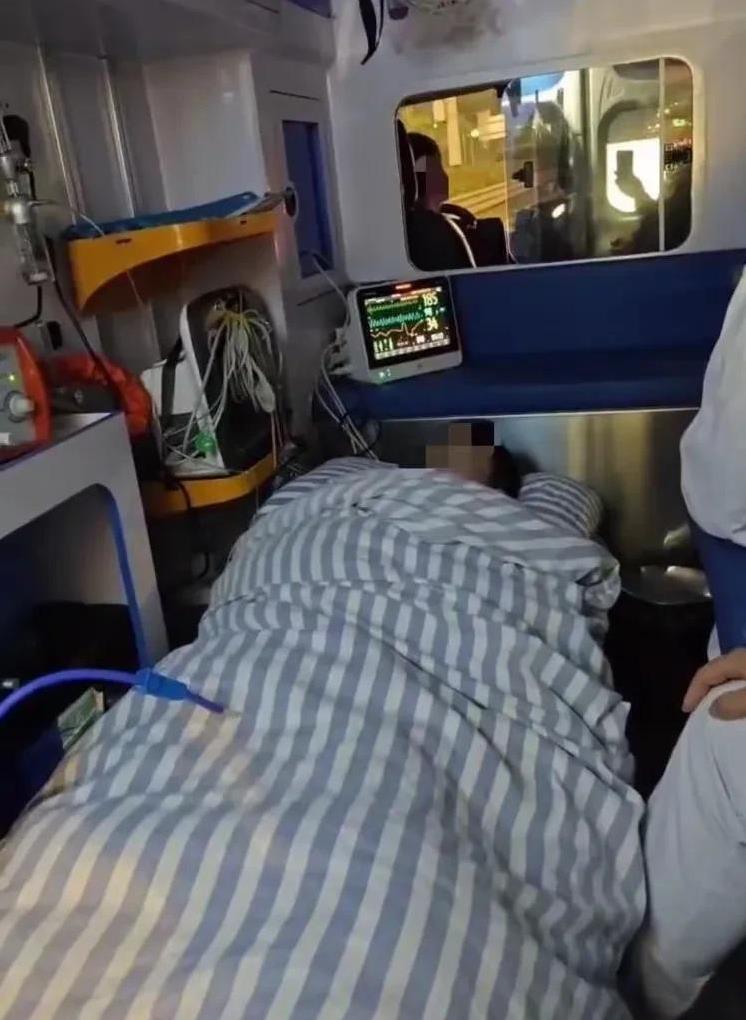 卫健委回应救护车天价转运费：合理收费需以透明沟通为前提近日，唐先生对江西省某