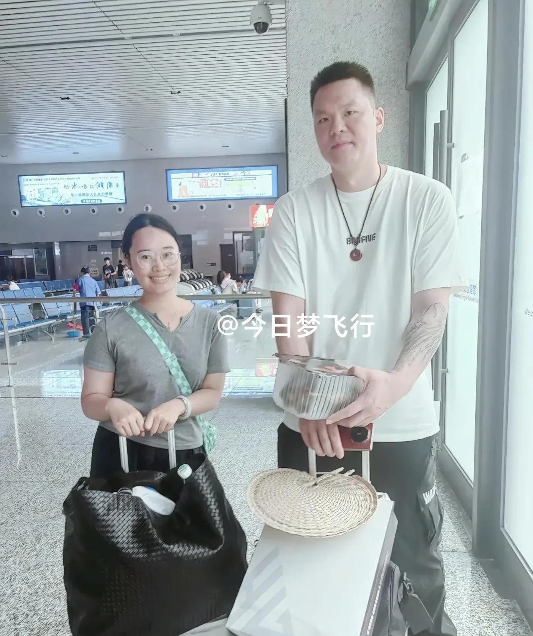 朱芳雨乘高铁回广东！接下来应该着手引援了吧？7月13日下午，结束了莞铜友好城市