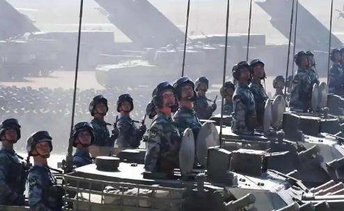 中国选择不轻举妄动！背后隐藏的真相：一旦开战，没有任何国家能替我们兜底，供应链才