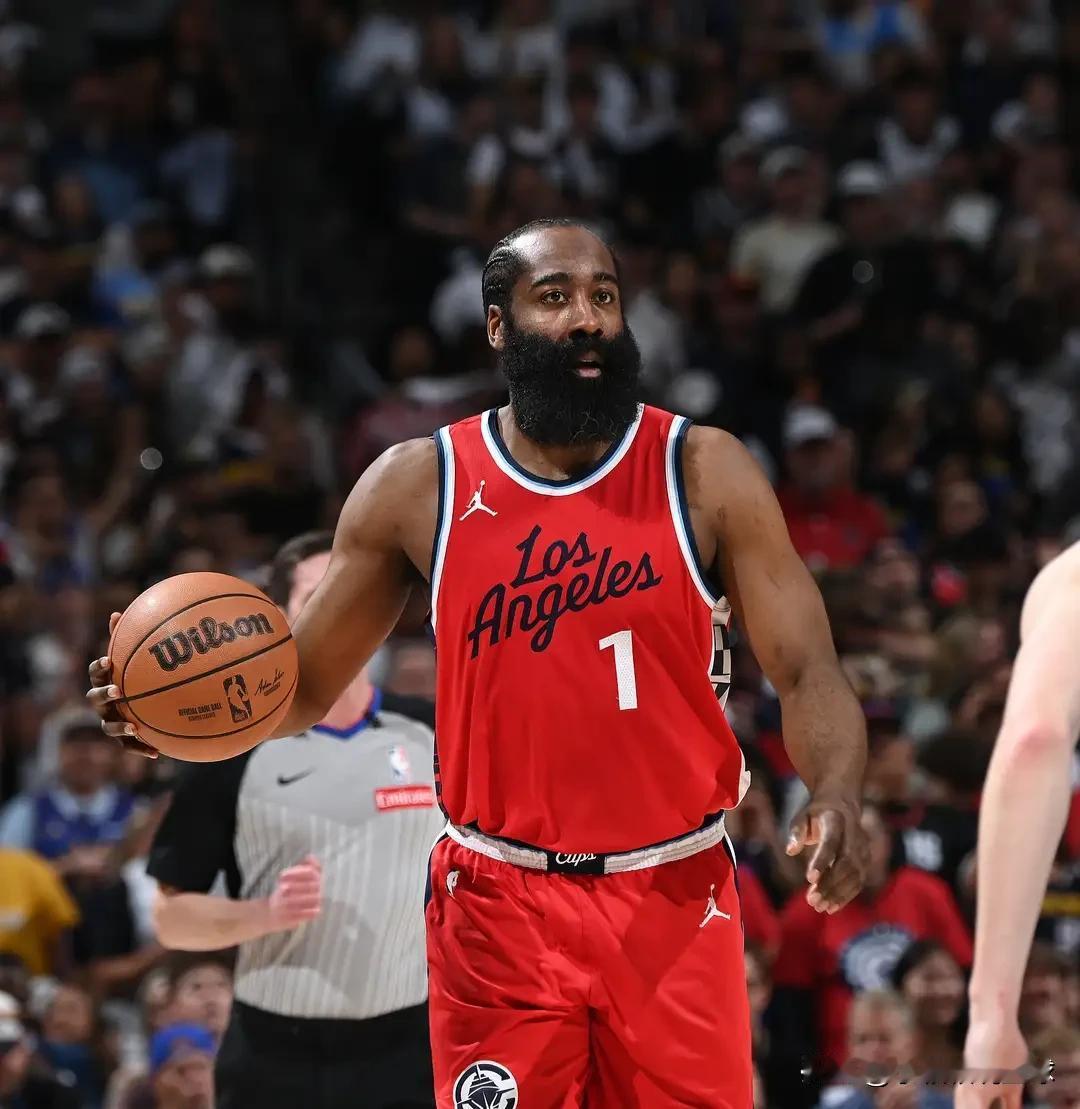 确定报销！就在今天，快船传来1个让人失望的坏消息:北京时间11月13日，洛