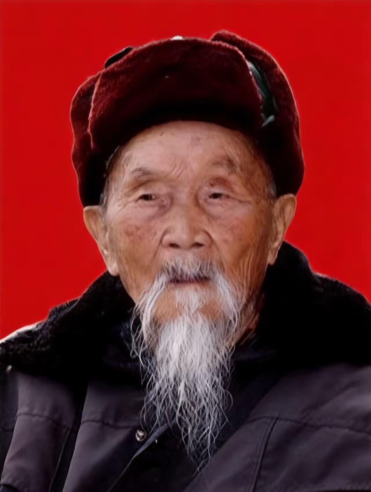 岳建平，四川巴州人，1914年生，他的一生堪称中国革命战争的缩影。1933年