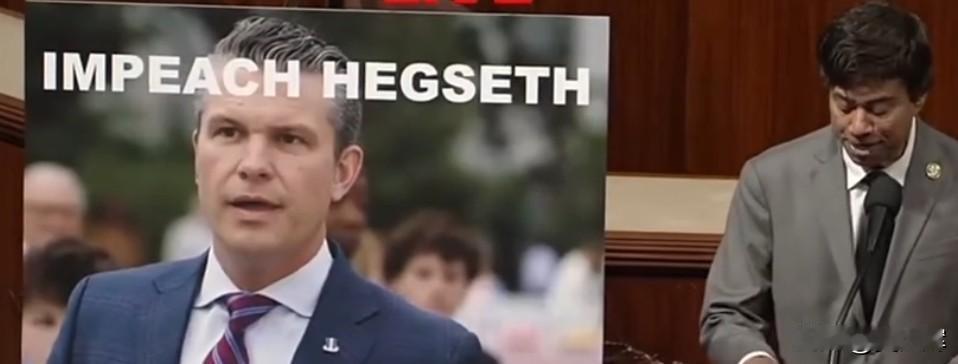 【美国民主党议员提交对海格赛斯的弹劾决议】12月12日，美国众议院民主党议员