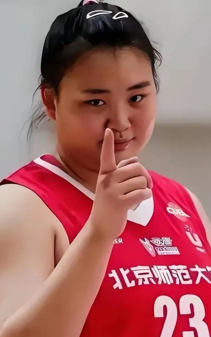 实话实说，中国女篮，两位中锋，张子宇和刘禹彤，真的不能比较，只能说都很优秀，各有