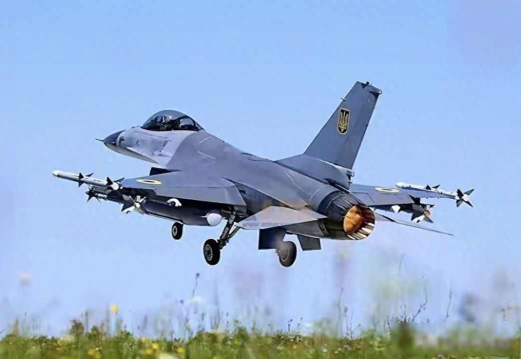 F-16升空那天，评估报告没批完，人先动手了12月13号，叙利亚巴尔米拉附近