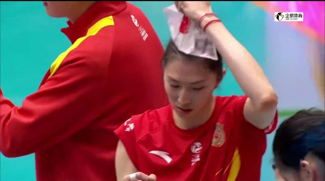 江苏队客场又是3：2，决胜局、两分险胜天津队！胜在心态！女排超级联赛第1