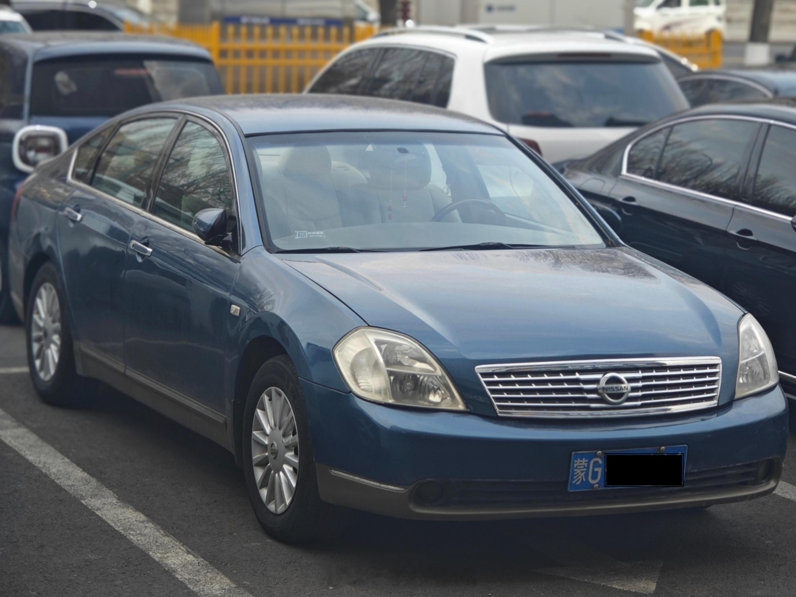 初代天籁(J31)前期&后期，从此定义“日产大沙发”。天籁jdm