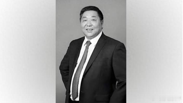 【医者不自医！孙玉良：为啥“健康权威”自身难保却指导他人养生？】先播放一则讣告：