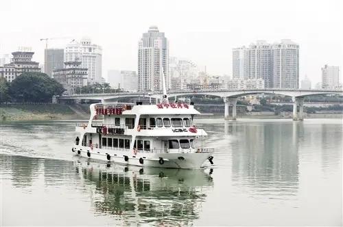 邕江上新！南宁首条水上巴士试航，5元解锁江景新玩法告别拥堵，换一种视角逛南宁