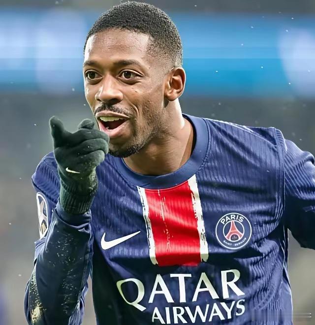 登贝莱要6000万欧年薪续约巴黎，直接吓懵全网。现在欧洲没人拿这么高，姆巴佩在皇