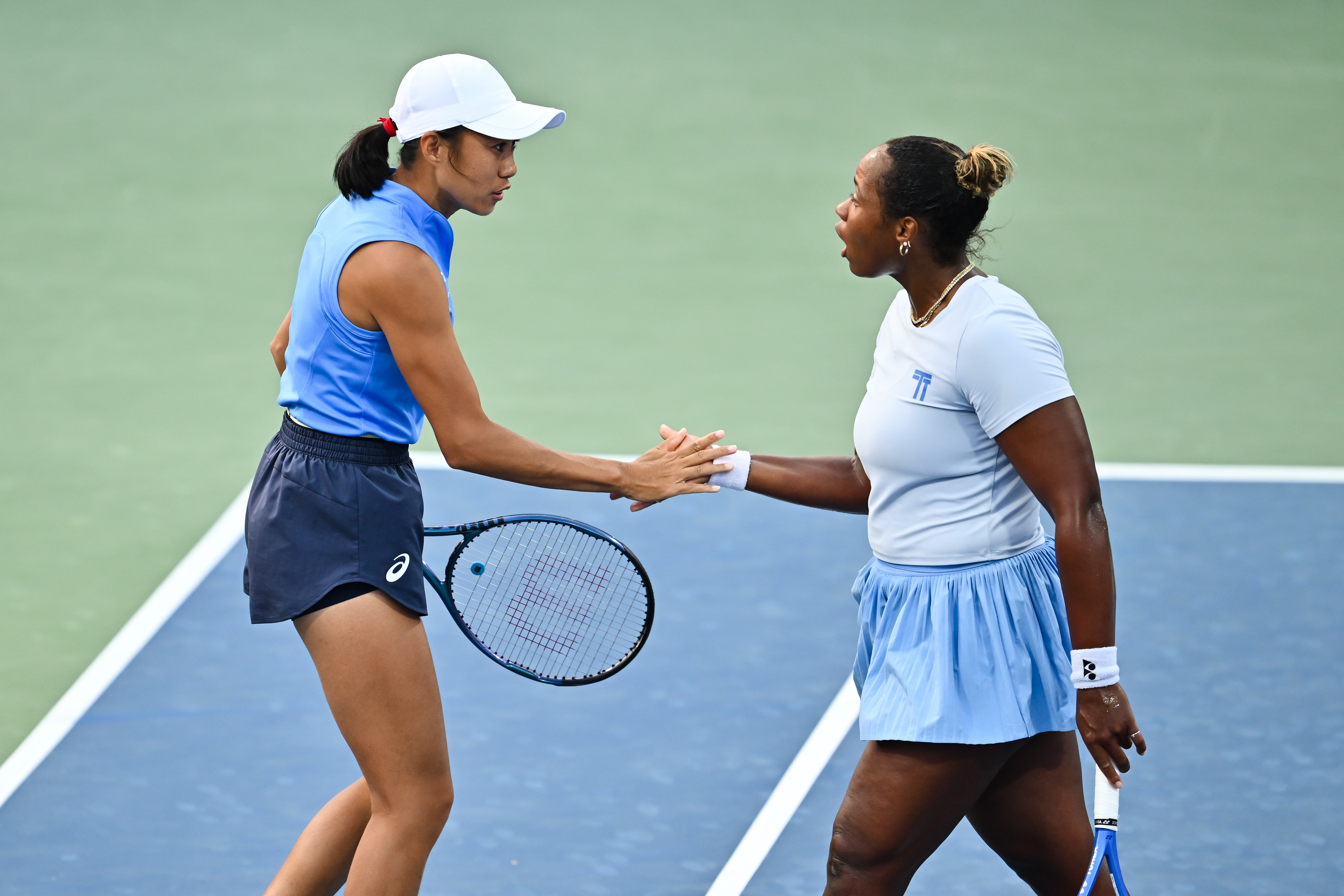 张帅晋级蒙特利尔女双决赛WTA1000蒙特利尔站双打半决赛，3号种子张帅/汤森