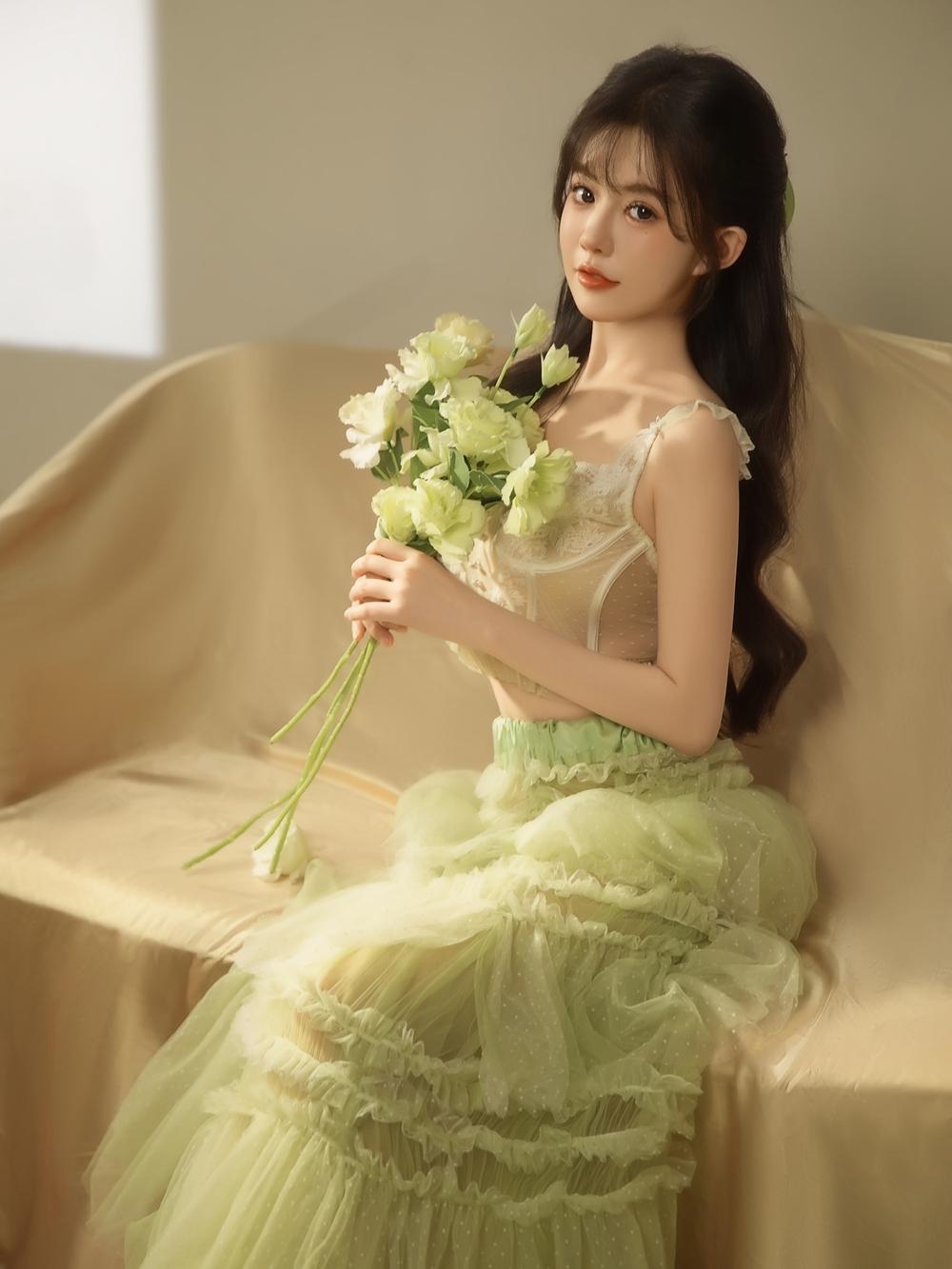 愿意为法式心动💓1w次 氛围感法式写真。💕春天的第一万次心动 是绿...