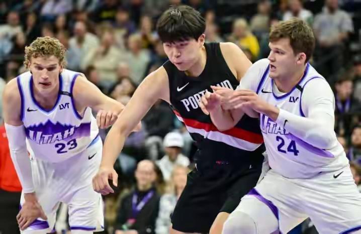 开拓者季前赛收官战：杨瀚森6犯离场替补席神情落寞NBA季前赛迎来开拓者与