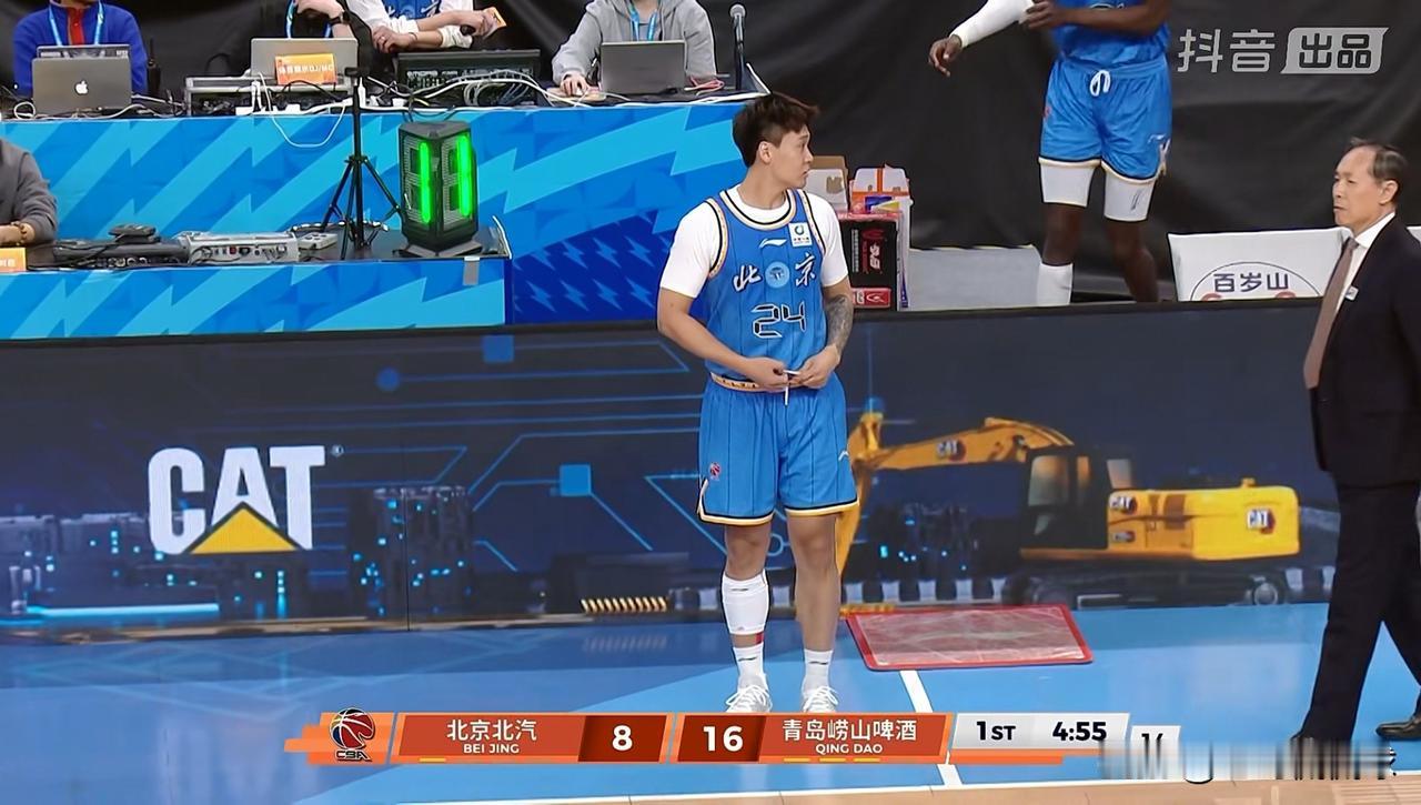 北京北汽巨星赵睿不愧是球队的擎天博玉柱！在今天进行的北京北汽和青岛崂山啤酒的比赛