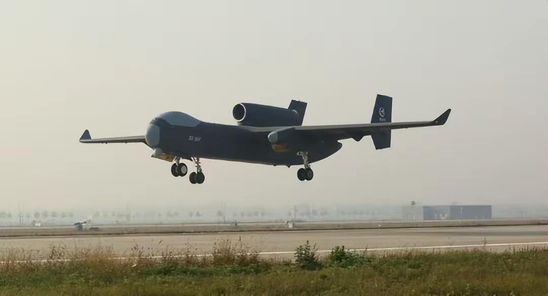 “九天”一飞冲天，四个突破直指日本准航母″出云号″的死穴！今天